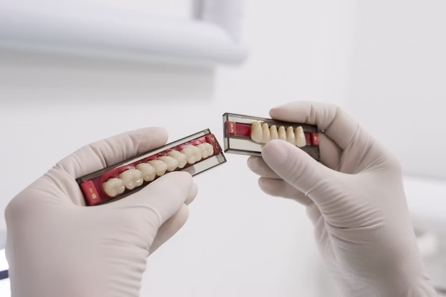 Cura dell'impianto dentale — Studio Dentistico Gaudenzi