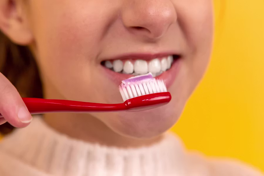 Pulizia professionale dei denti in studio — Studio Dentistico Gaudenzi